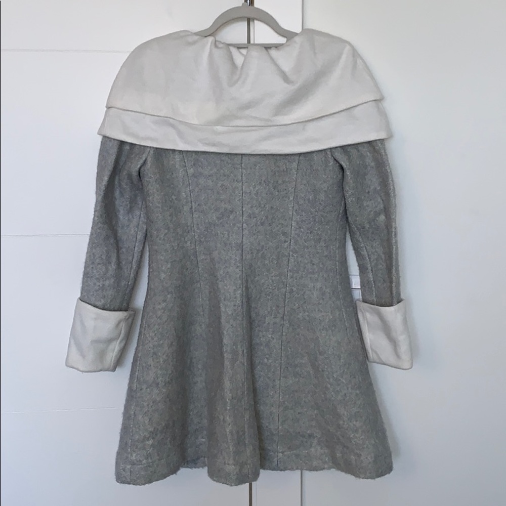 Coat - Picture 2 of 2